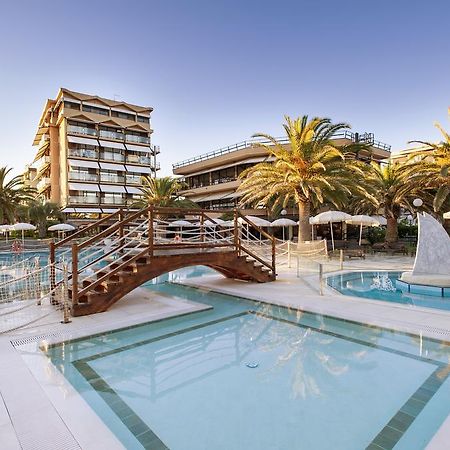 Hotel Caesar Residence & SPA Camaiore Bagian luar foto