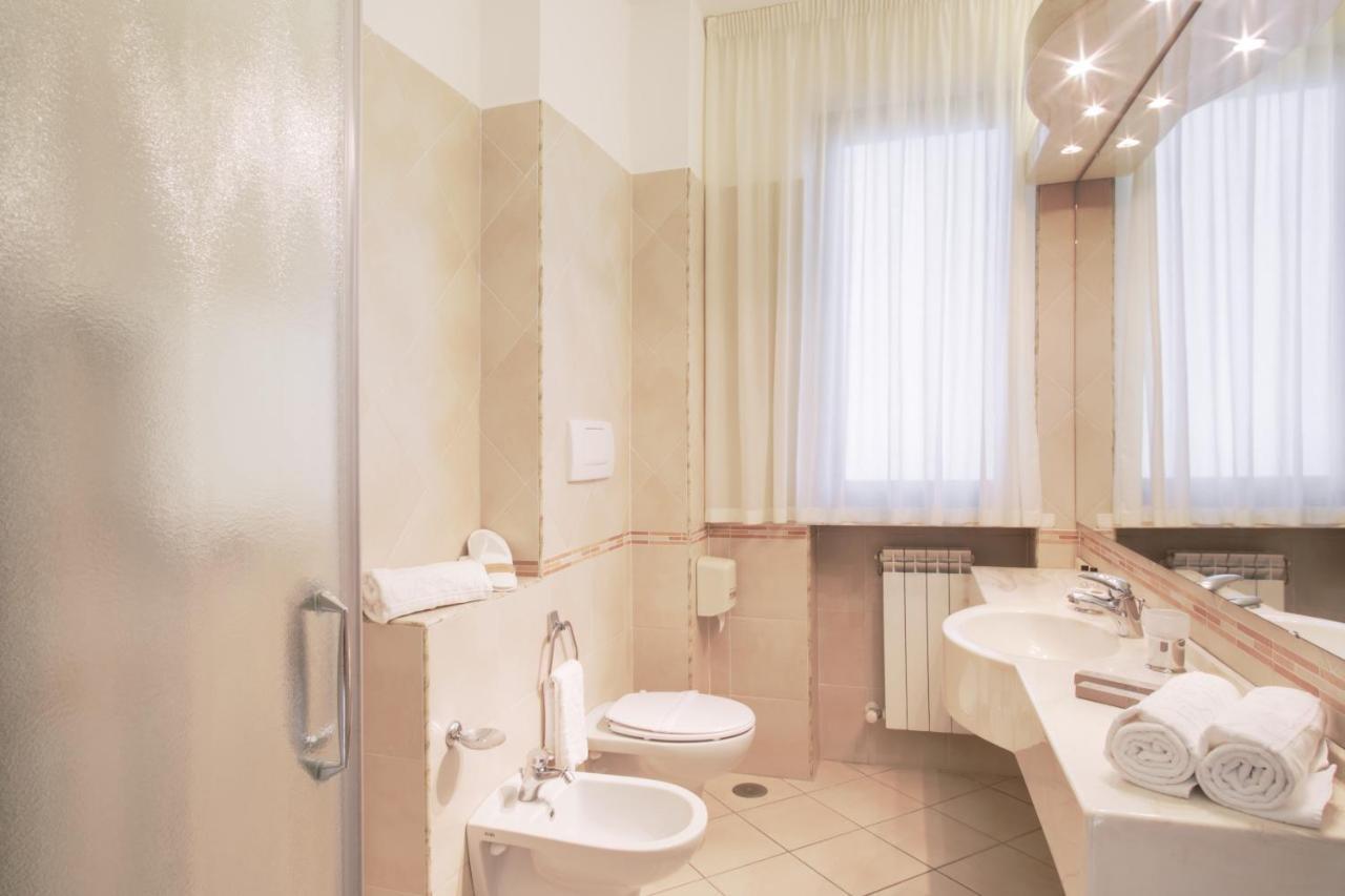 Hotel Caesar Residence & SPA Camaiore Bagian luar foto