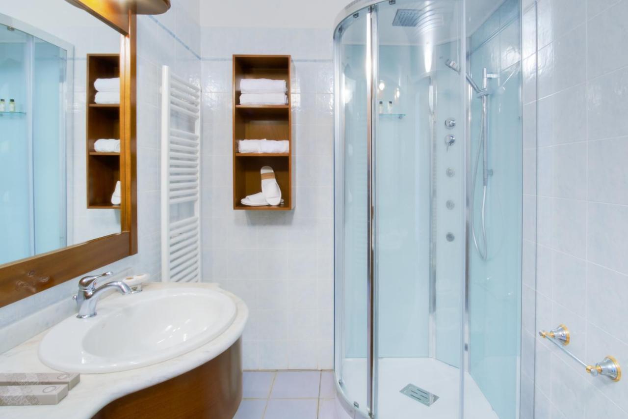 Hotel Caesar Residence & SPA Camaiore Bagian luar foto