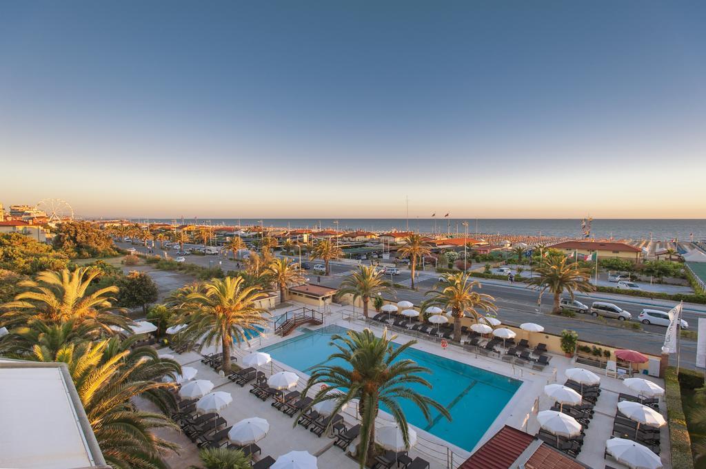 Hotel Caesar Residence & SPA Camaiore Bagian luar foto
