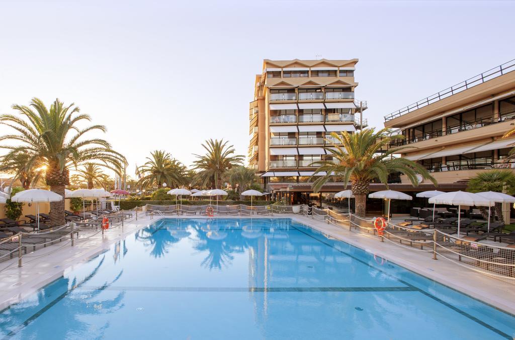 Hotel Caesar Residence & SPA Camaiore Bagian luar foto