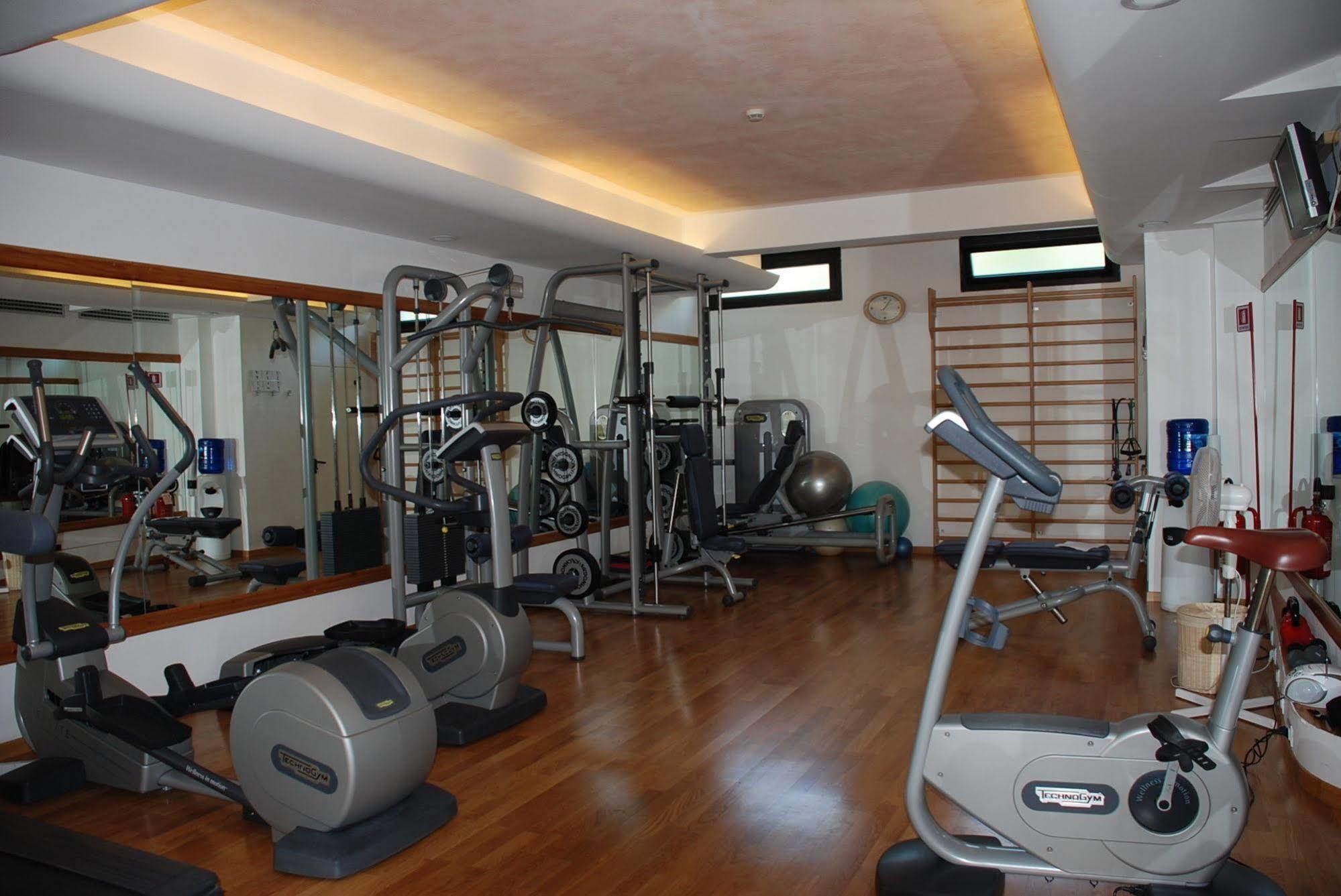 Hotel Caesar Residence & SPA Camaiore Bagian luar foto