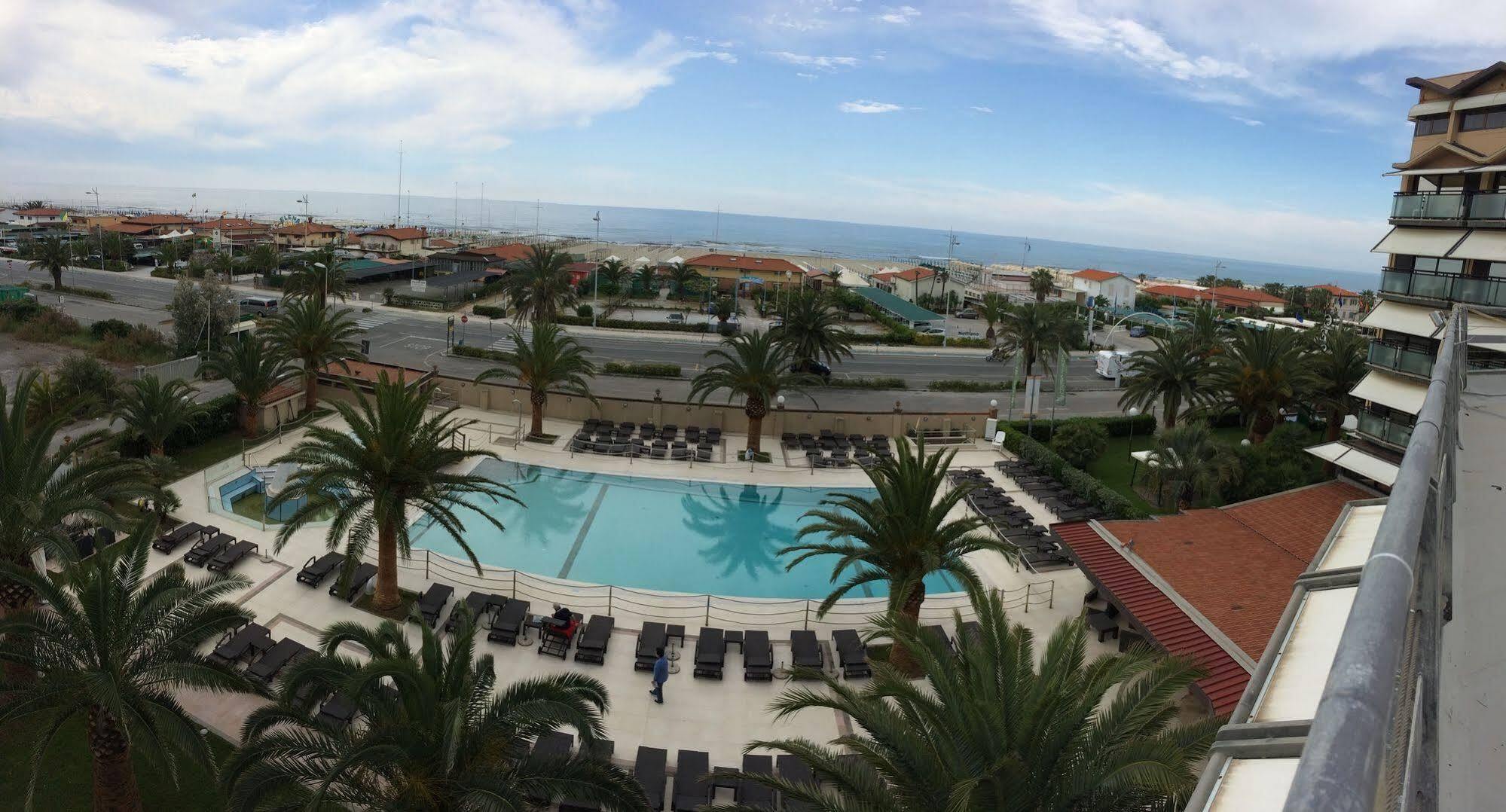 Hotel Caesar Residence & SPA Camaiore Bagian luar foto