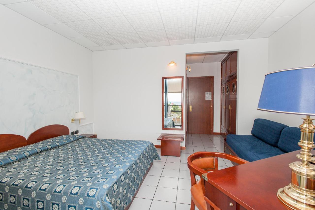 Hotel Caesar Residence & SPA Camaiore Bagian luar foto